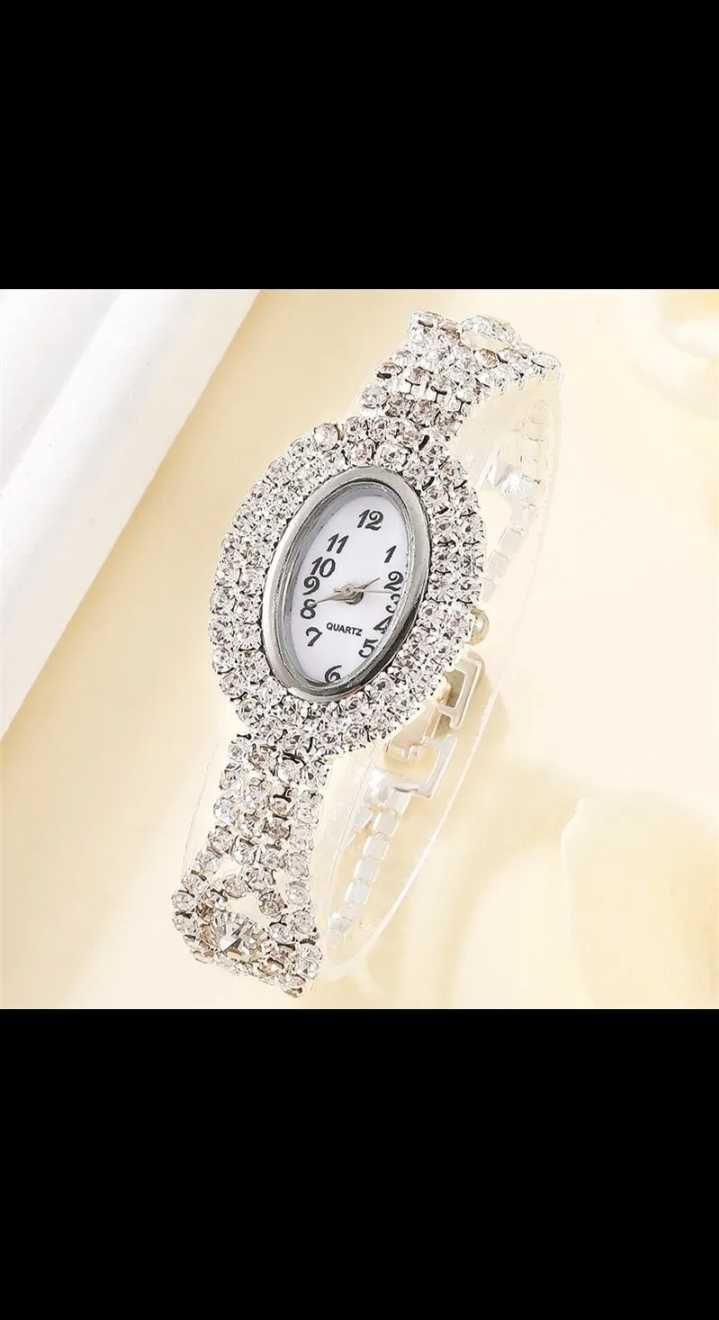 Прекрасен дамски часовник с бижута