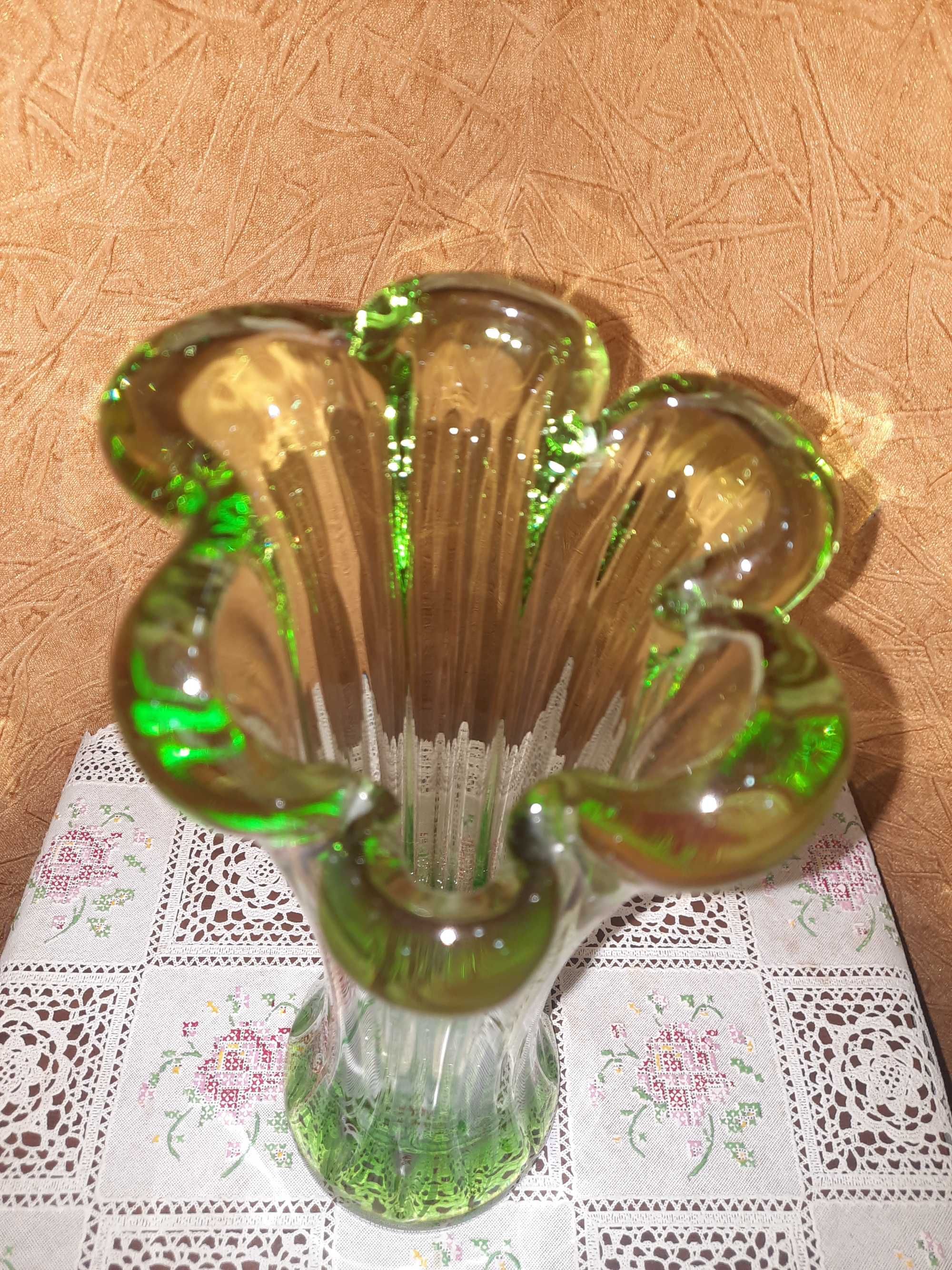 Красивая ваза,  Богемское стекло ,Чехословакия