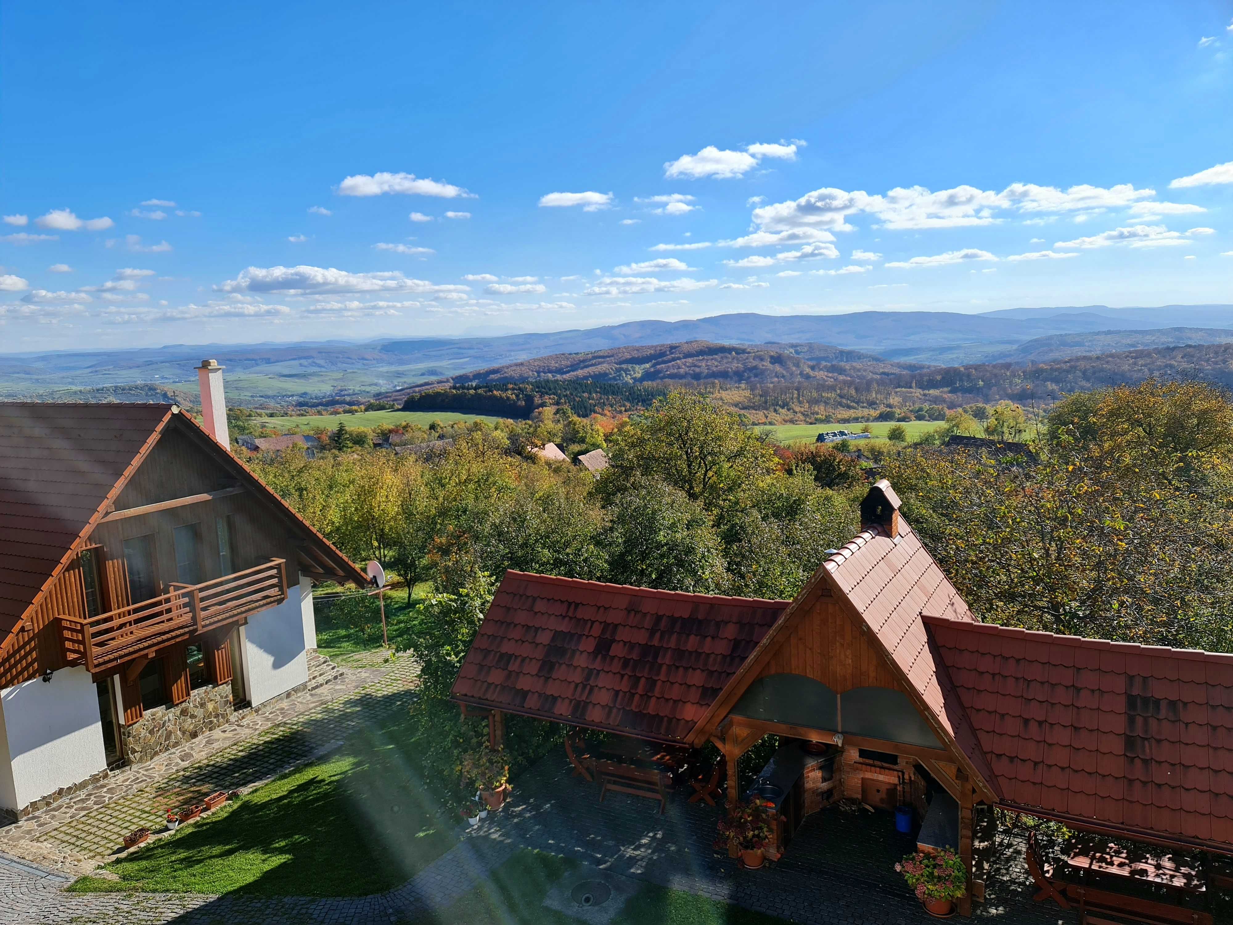 Cazare la munte in cabana cu priveliste minunata cu ciubar