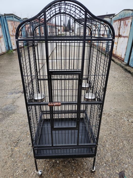 Colivie voliera papagali