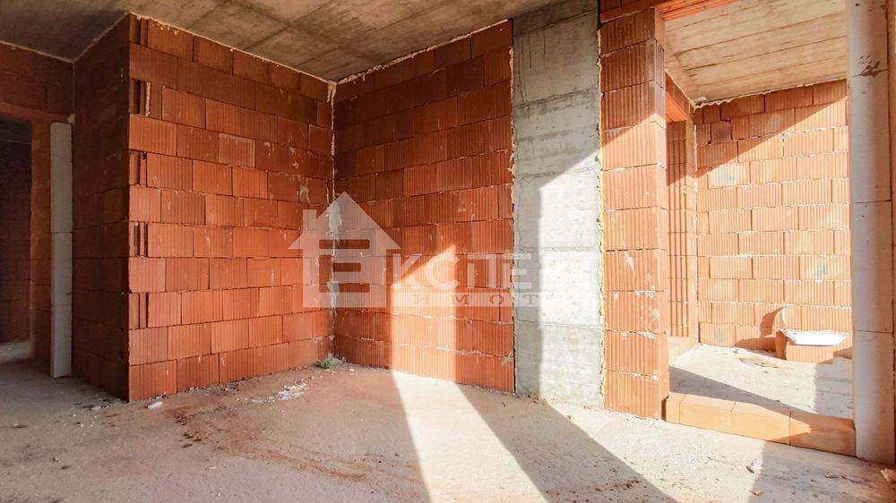 Продава се Тристаен апартамент в Пловдив, Христо Смирненски - 125 кв.м за 1346 €/кв.м - Снимка #11