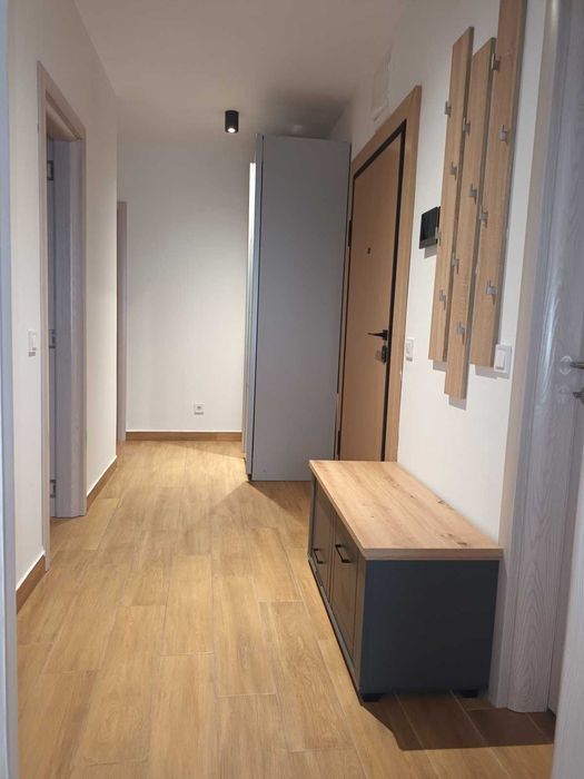 Дава се под наем Четиристаен апартамент в София, Изгрев - 140 кв.м за 1600 € - Снимка #2