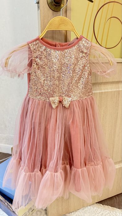 Продам поатье на девочку