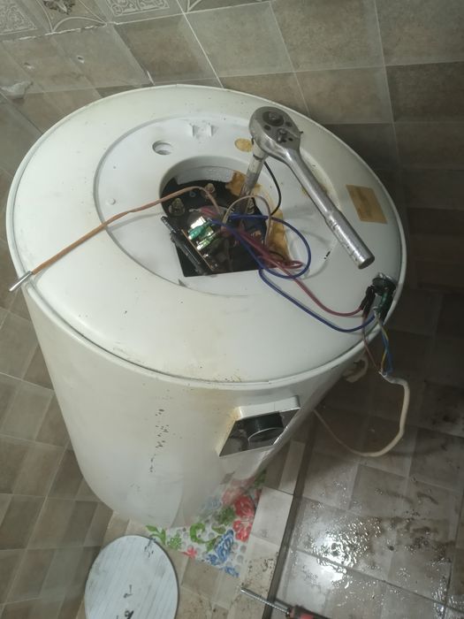 Ремонт установка аристон Ваданагривател. Сантехника