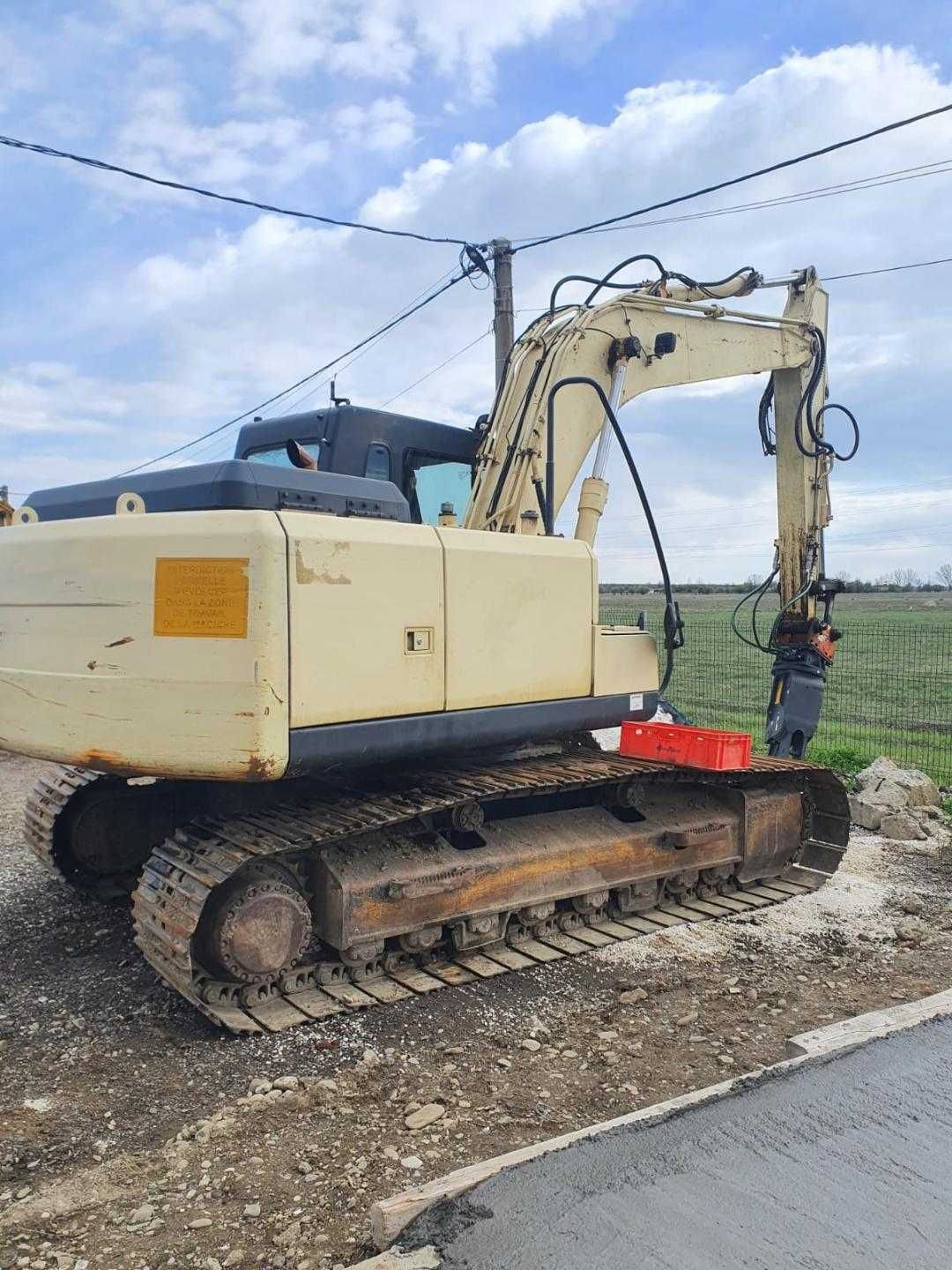 Excavator HYUNDAI