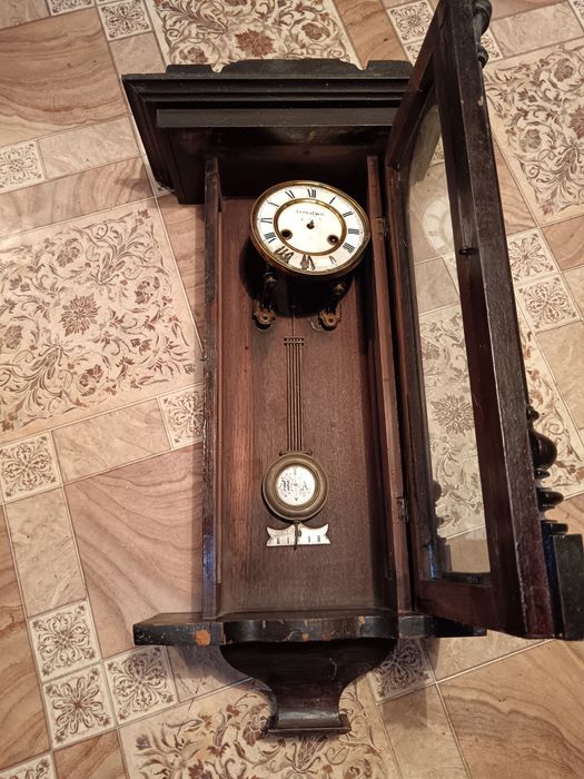 Часы настенные Париж Лерой на запчасти