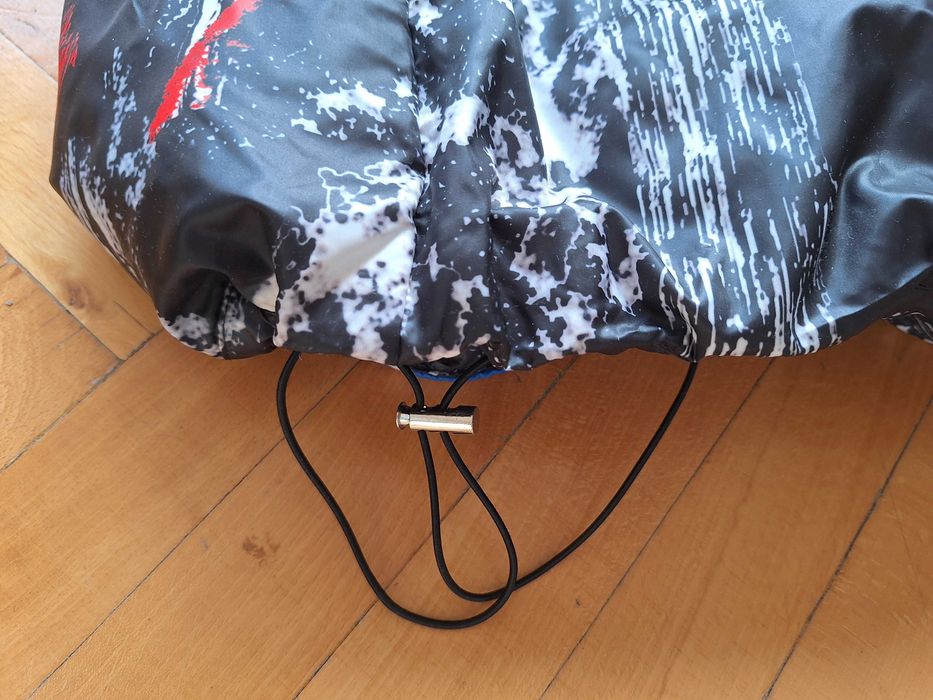 Тънко, леко, дълго пухено яке. Като ново.