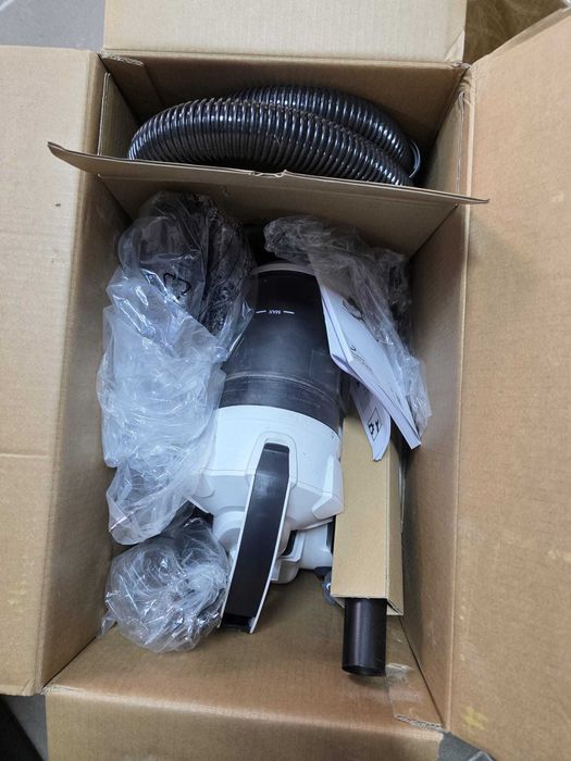 Aspirator fara sac Karcher VC 3, 700 W, recipient 0.9 l