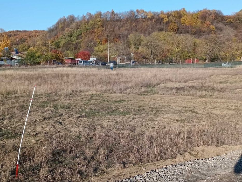 Teren de vânzare intravilan 749 mp deal-munte