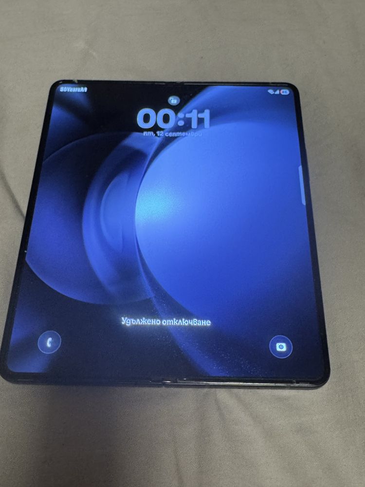 Телефон Samsung Galaxy fold5