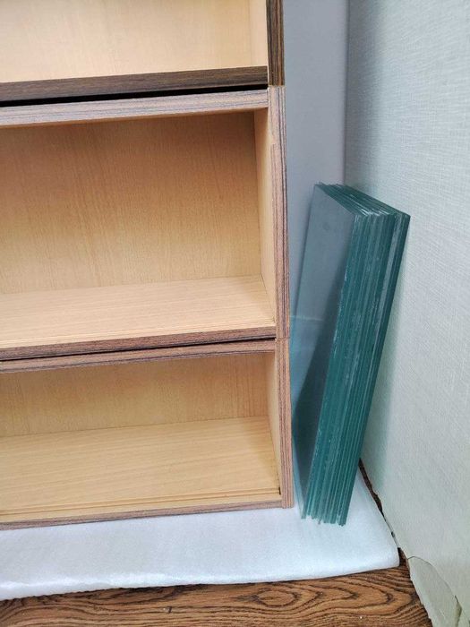 Книжные  полки  б\у , производство Братислава , Словения.