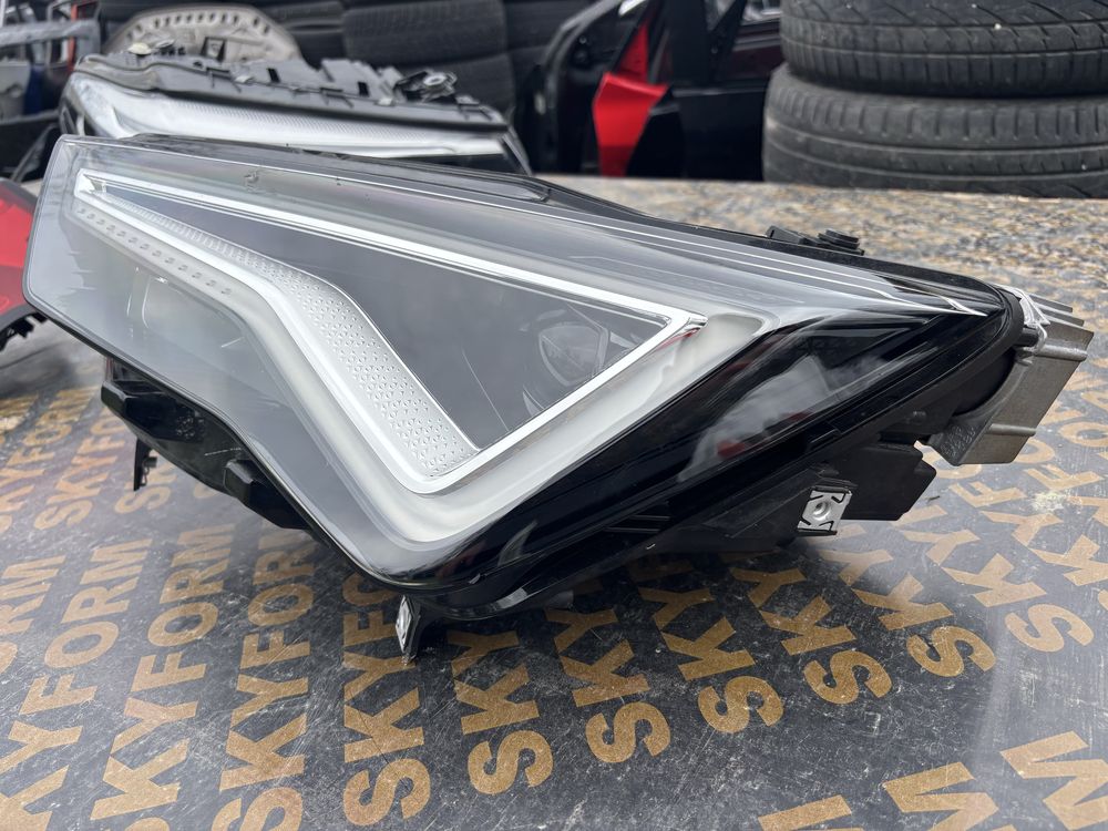 Фар Seat Ateca Cupra