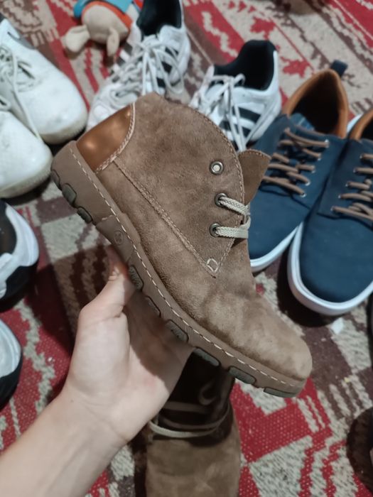 vând ghete piele întoarsă