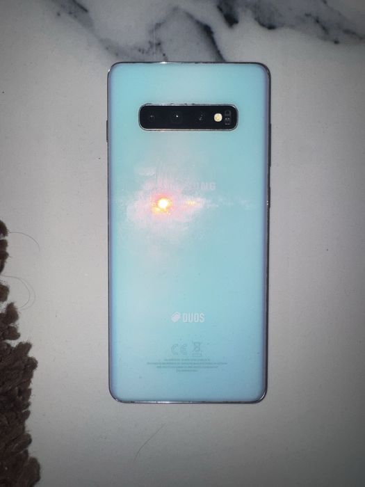 Samsung s10 plus,niciun defect, functioneaza perfect,livrez oricum!