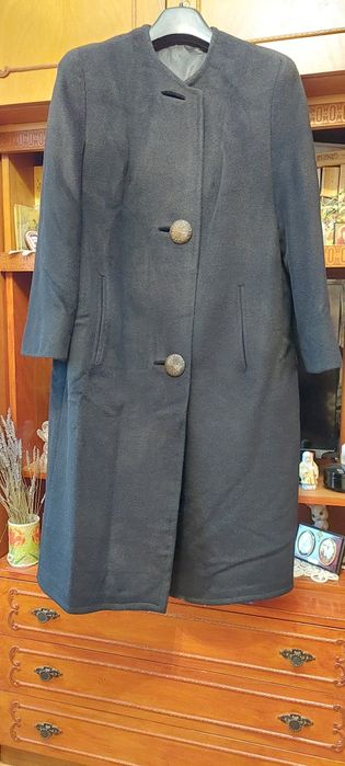 Vând palton stofa