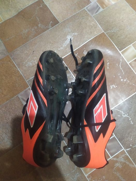 Футбольные бутсы