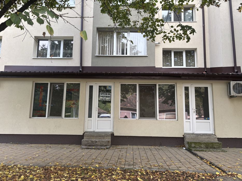 Vand spatiu comercial