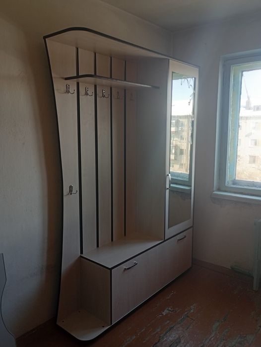 Продам шкаф в прихожую