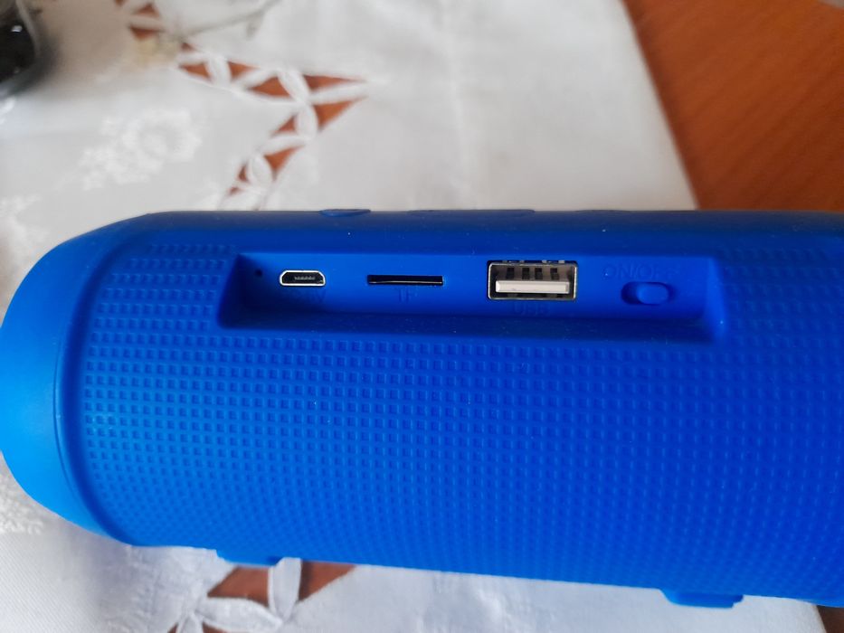 Vând boxă Bluetooth cu USB și card SD