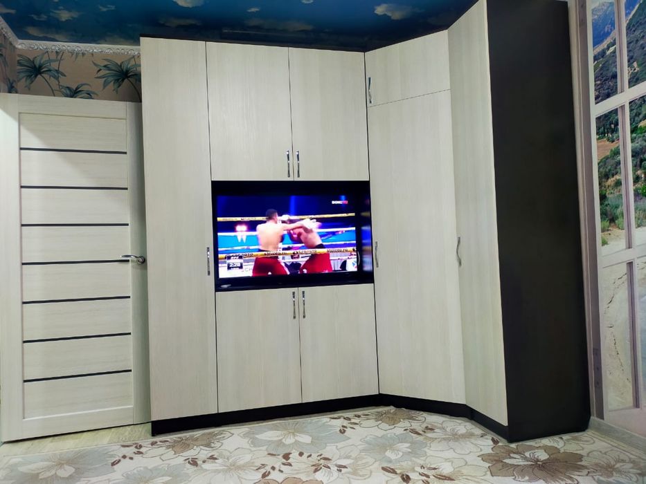 Продам однокомнатную квартиру. Корчагина 112.3 этаж.Середина Люкс Торг