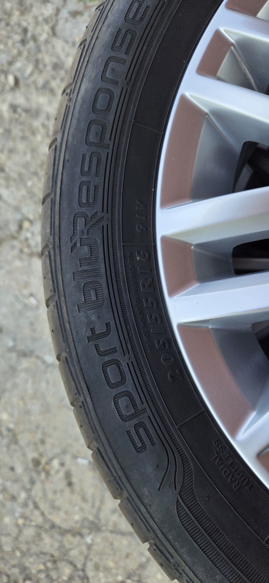 VW оригинални джанти със летни гуми 205/55/16 6J ET46 ЦО 56,6
