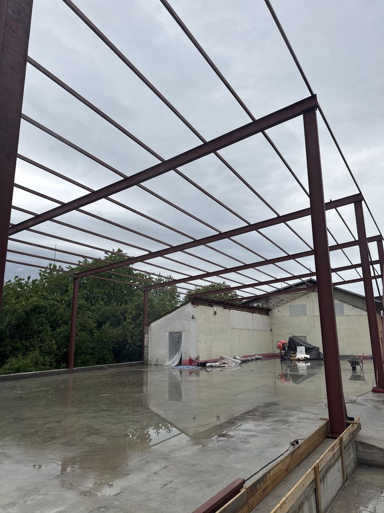 Hala metalica 12x33x4 din profil ipe 220 intr o apa
