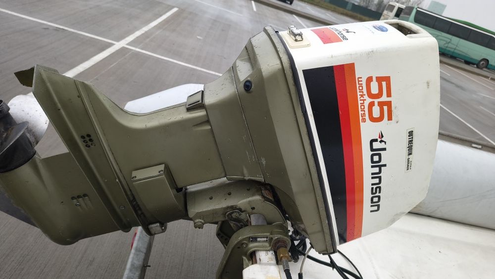 Vând motor Jhonson 55 cp