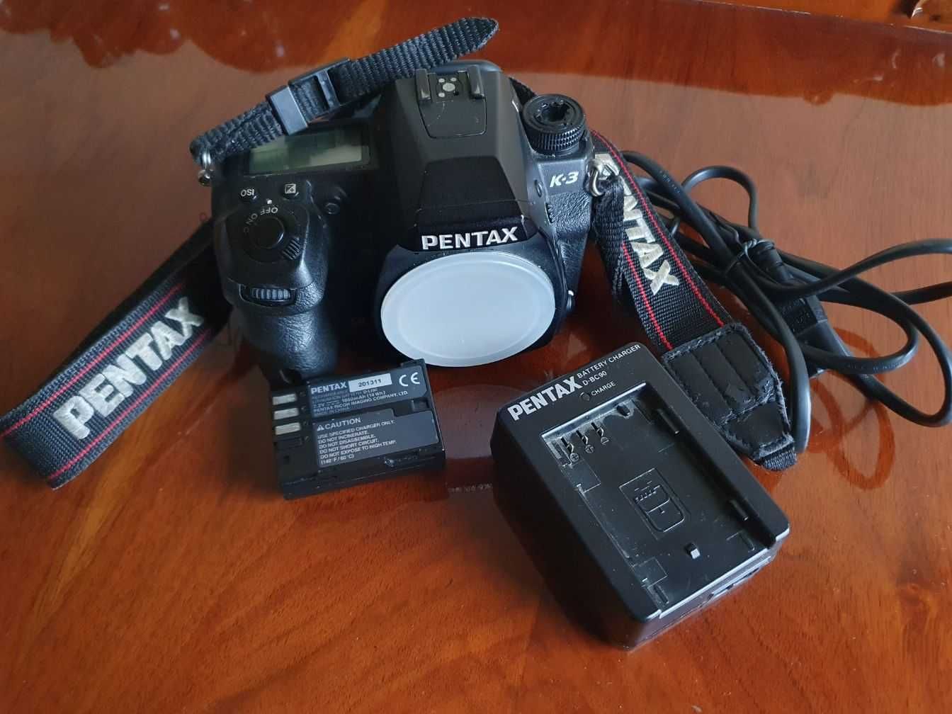 Aparat foto DSLR Pentax K3 ieftin, optional obiective si accesorii
