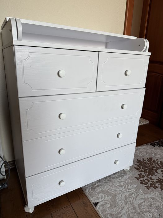 Пеленальный стол