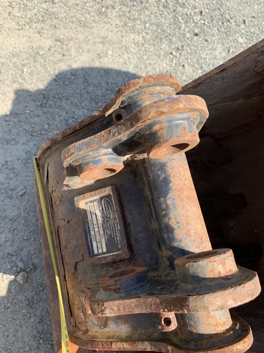 Cupe miniexcavator cu bolturi 30-40mm