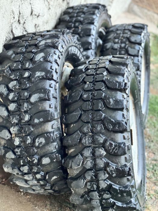 Cauciucuri off road cu jante incluse