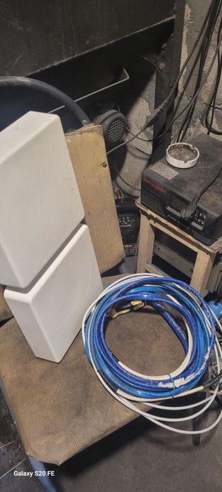 Панельная антенна Kroks 2×2 мимо