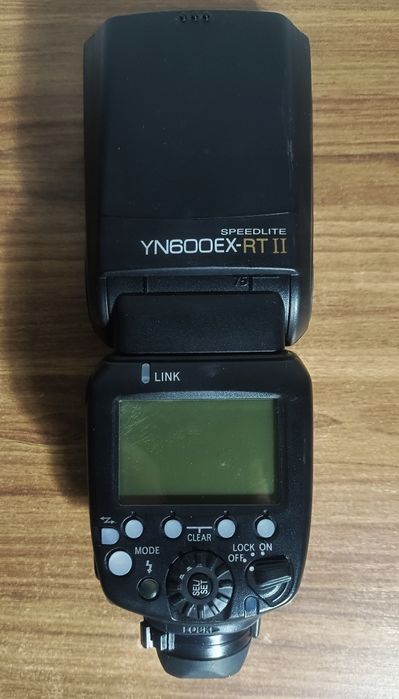 Продам вспышку в отличном рабочем состоянии