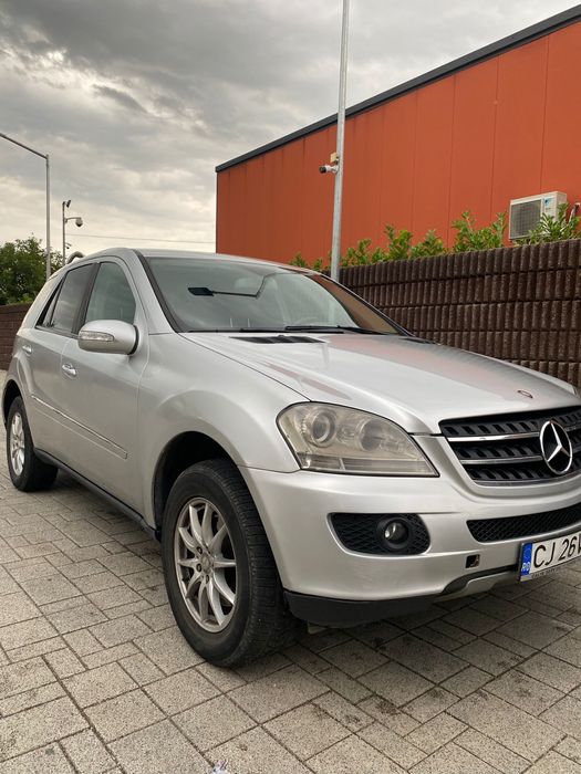 Vând Mercedes ML 320 Autoutilitara