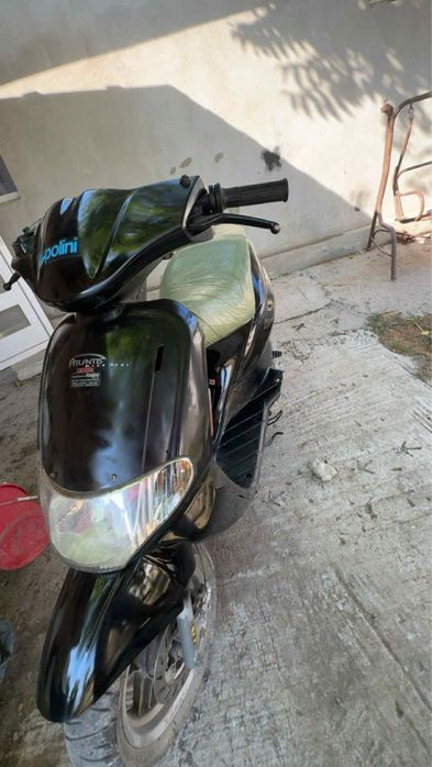 Scuter piaggio (nam acte)