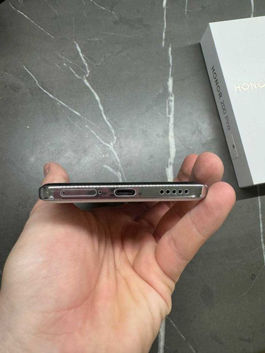 Honor 200 Pro с гаранция