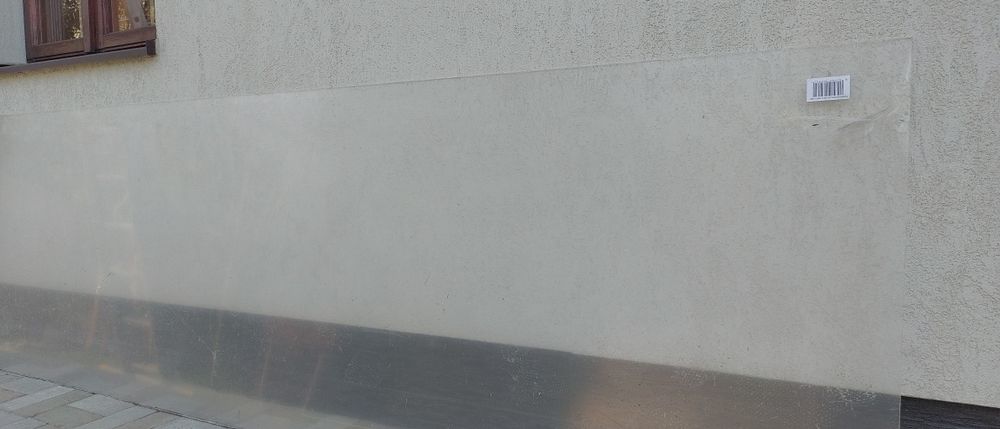 Placă de plexiglas de 4mm grosime incoloră.