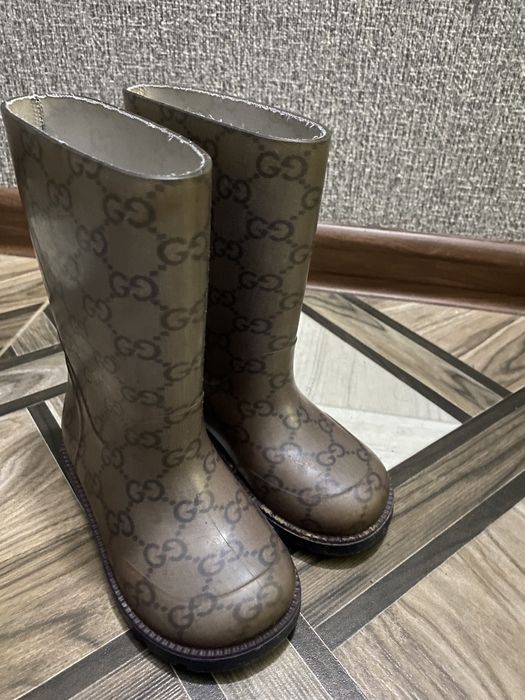 Продам резиновые сапоги Gucci Италия