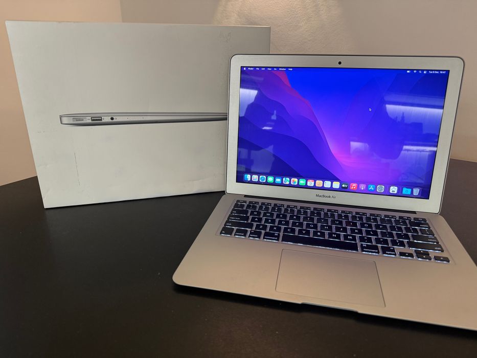 Macbook air 2015(A 1466), stare impecabilă, macOS Monterey, Cutie