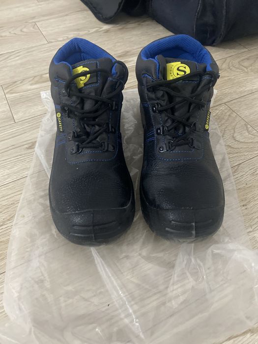 Продам спецобувь