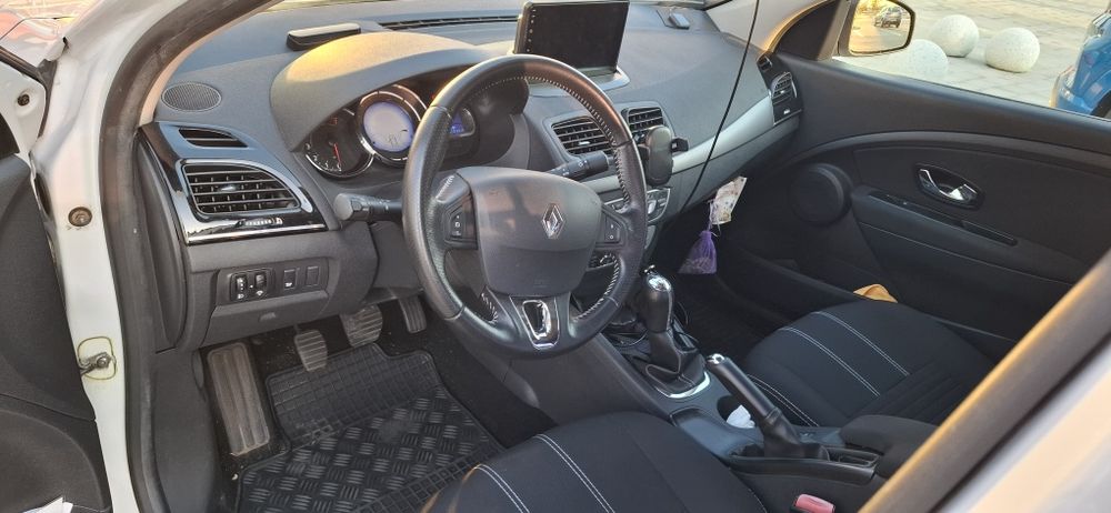 Renault Fluence (Megane Sedan 3), an 2015