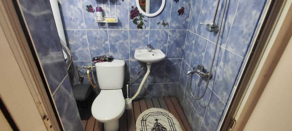 Хубава двуетажна къща с двор с. Маломир /22 км от Ямбол