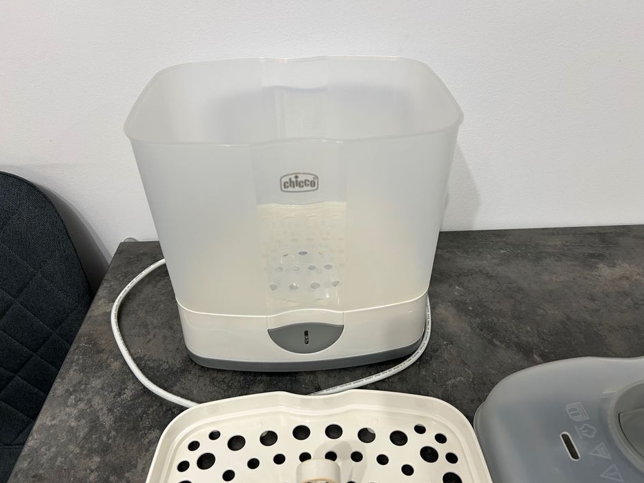 Sterilizator biberoane electric cu aburi Chicco