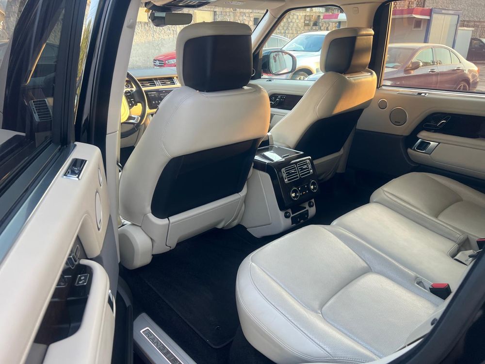 Range Rover Vogue Long 3.0 275 cp 2019 adus de 2 luni variante schimb