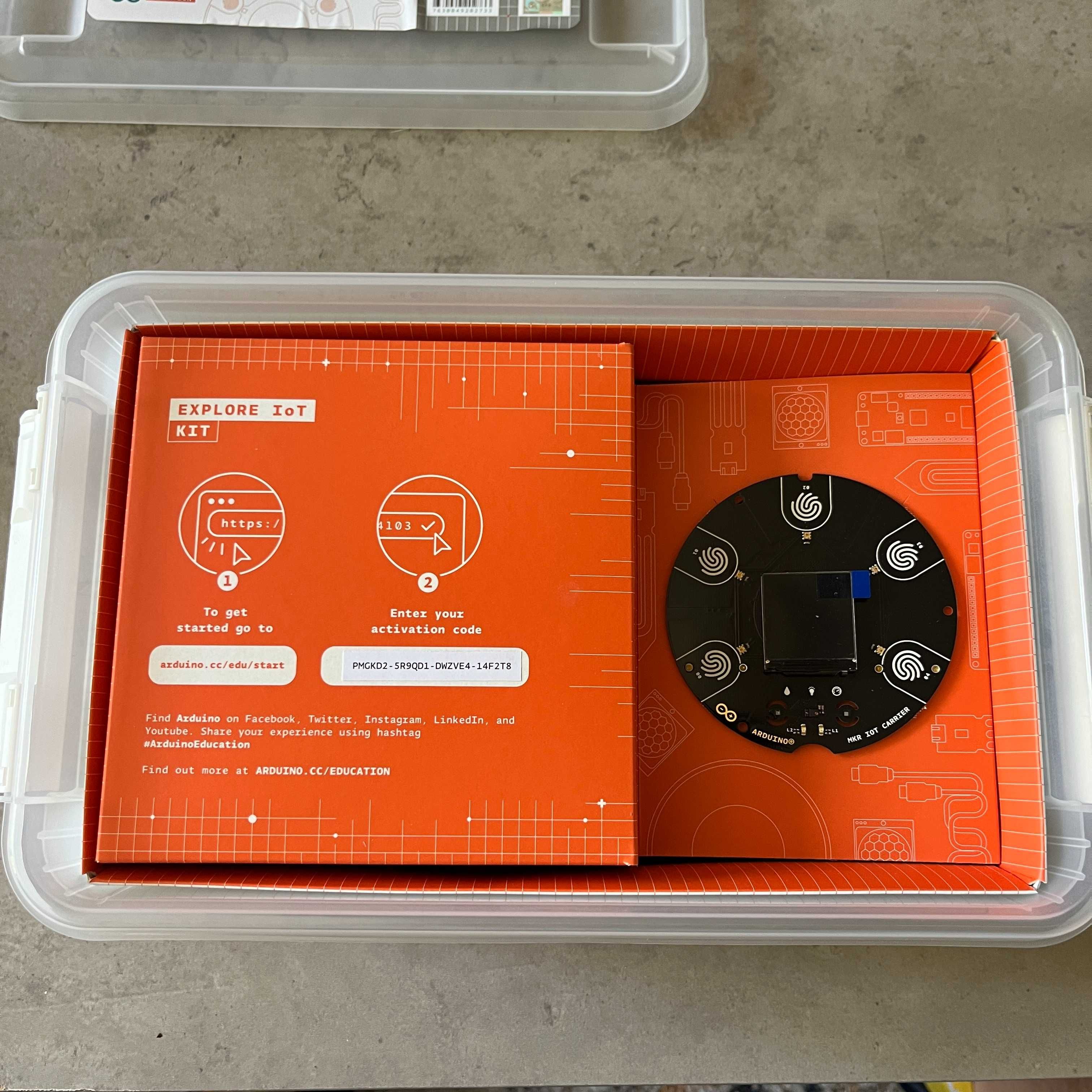 Arduino Explore IoT кит - нов, пълен комплект