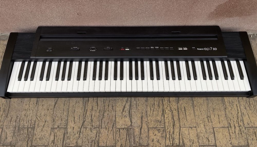 Roland ep7 IIe pian digital