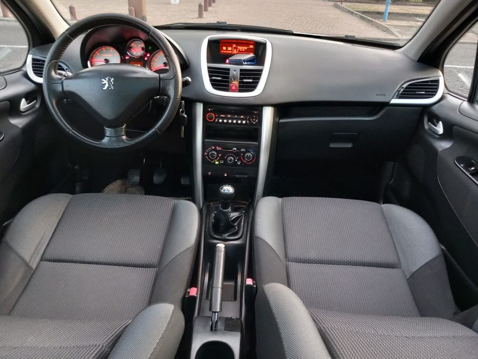 Peugeot 207,1,4Benzină,Euro 5,Impecabilă / 09-2011 / Clima * Panoramic