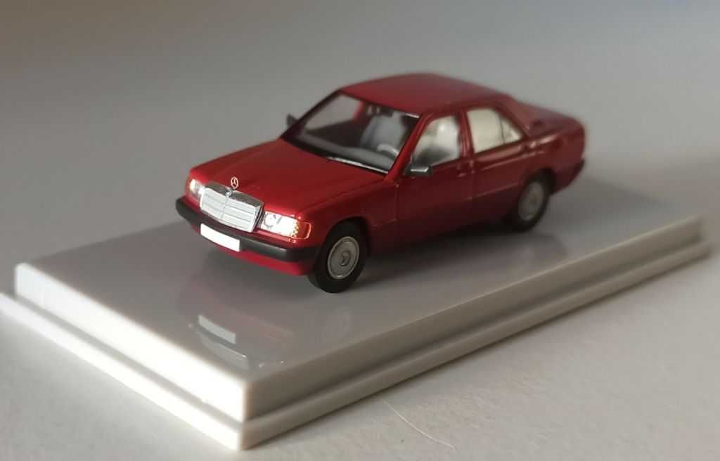 Macheta Mercedes-Benz 190E W201 rosu - Brekina Starmada 1/87 H0