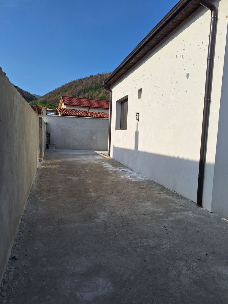 Продава се Къща в Шипка - 120 кв.м за 1530 €/кв.м - Снимка #5