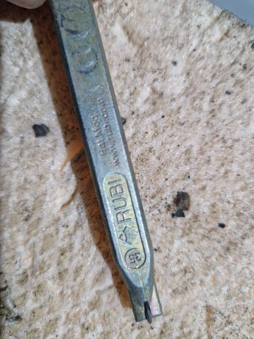 Cutit rubi pt gresie